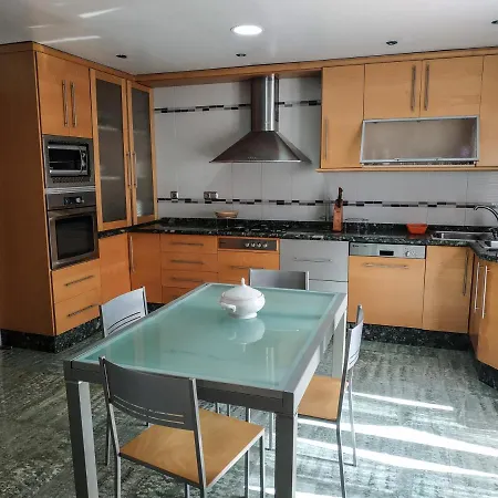 Deluxe San Julian Apartment